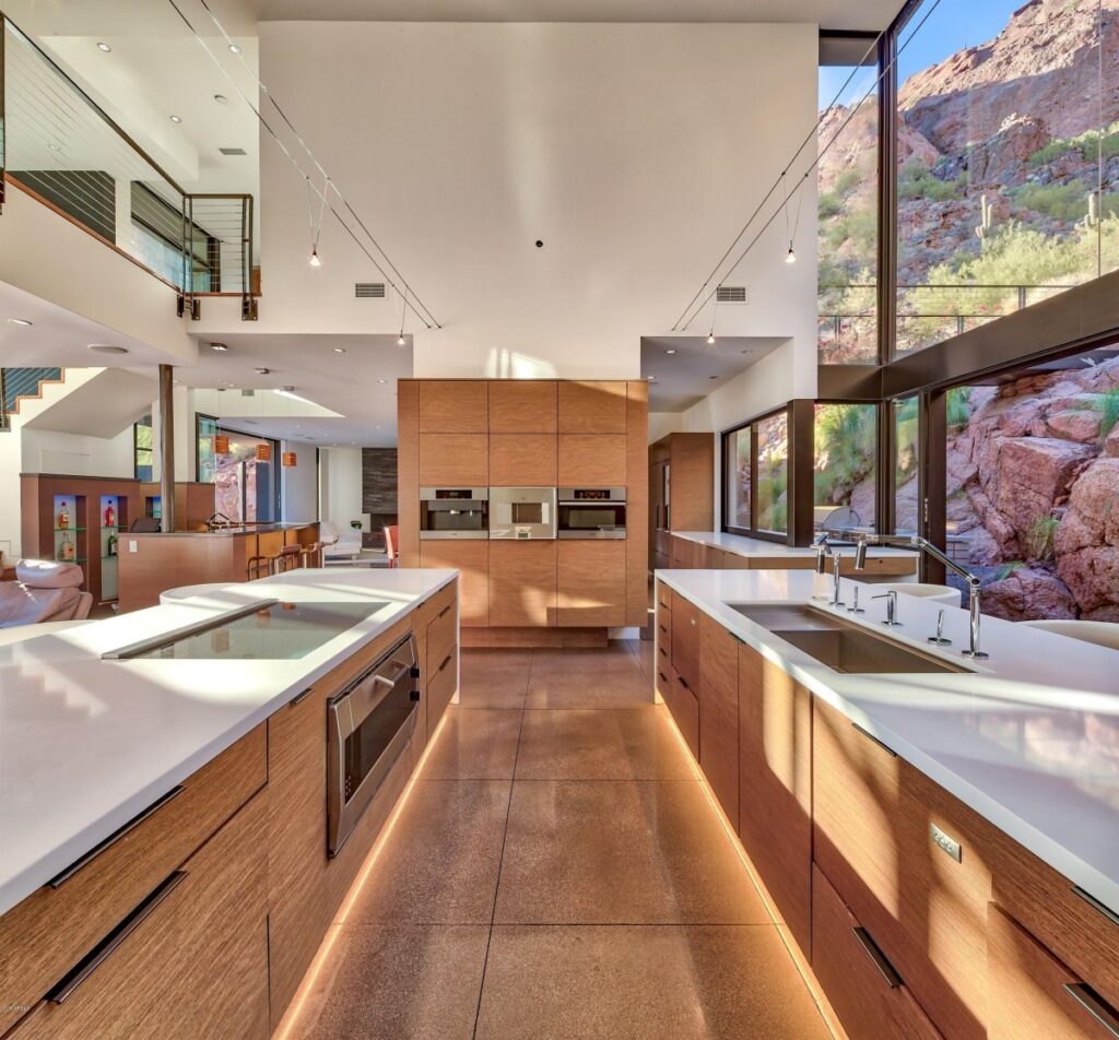 Magnificent Contemporary Glass Home in Phoenix for Sale