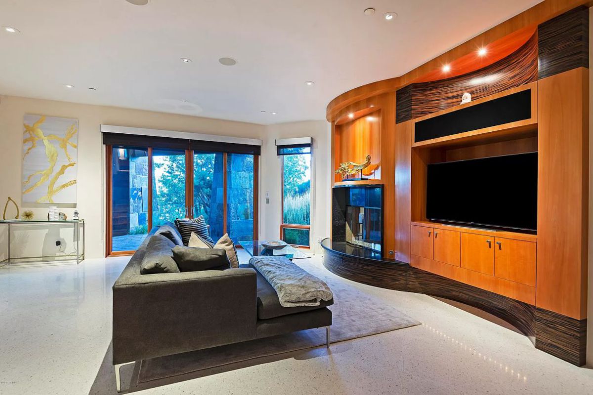 Modern-Elegance-in-A-7.5-Million-Home-for-Sale-in-Utah-17