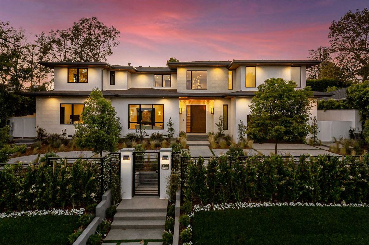 Modern-Transitional-Home-for-Sale-in-Pacific-Palisades-1