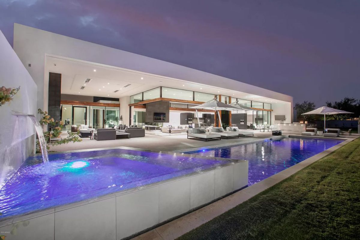 New-Contemporary-Home-in-Paradise-Valley-for-Rent-1