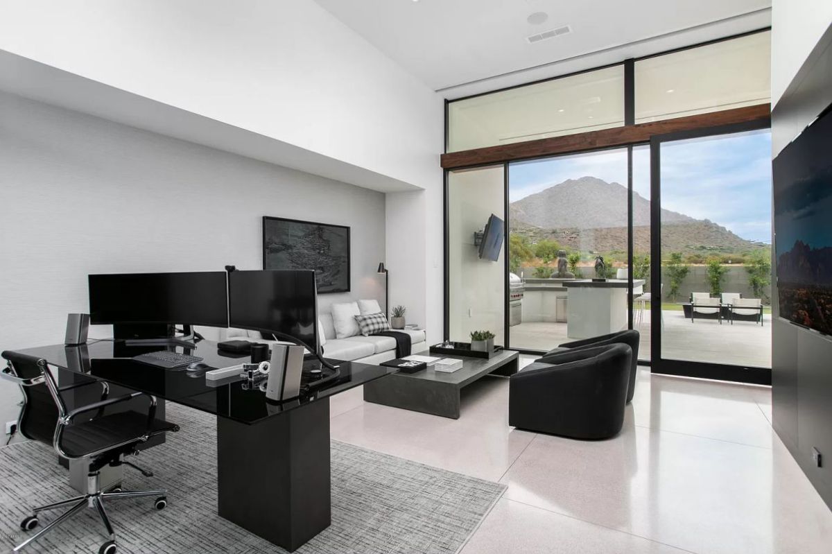 New-Contemporary-Home-in-Paradise-Valley-for-Rent-10