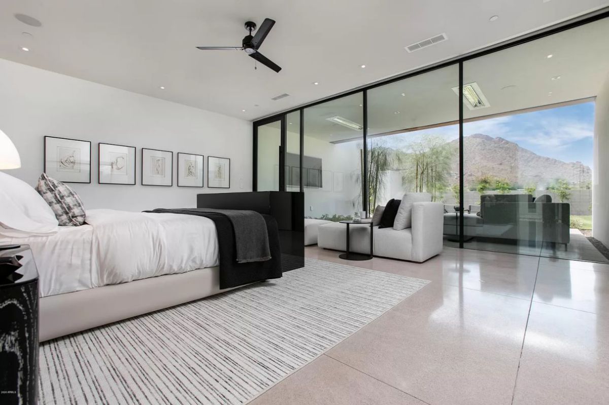 New-Contemporary-Home-in-Paradise-Valley-for-Rent-26