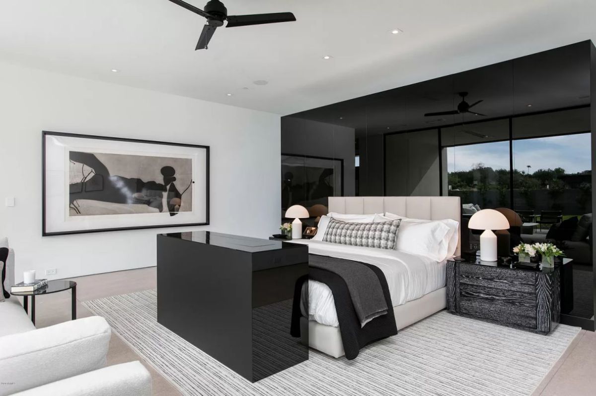 New-Contemporary-Home-in-Paradise-Valley-for-Rent-3