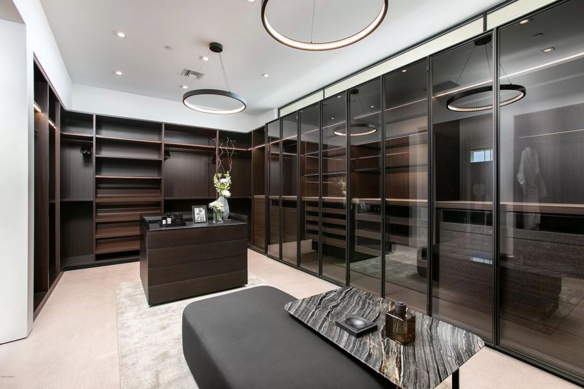 New-Contemporary-Home-in-Paradise-Valley-for-Rent-40