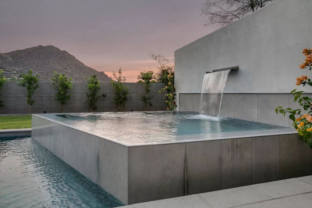New-Contemporary-Home-in-Paradise-Valley-for-Rent-41