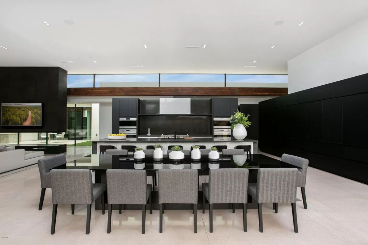 New-Contemporary-Home-in-Paradise-Valley-for-Rent-43