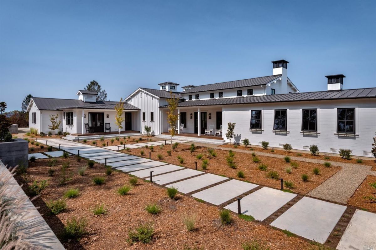 Newly-Healdsburg-Farmhouse-in-California-for-Sale-at-8500000-34