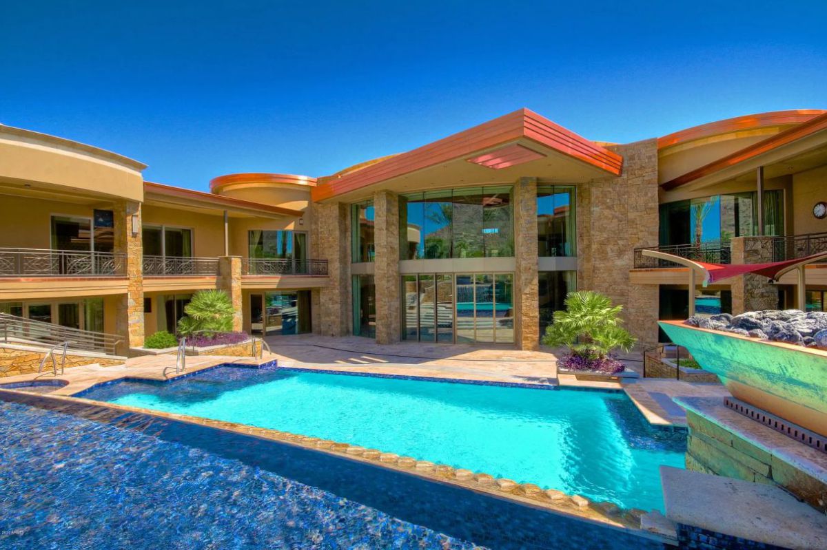 Paradise-Valley-Home-for-Sale-Offers-25000-SF-of-Luxury-15