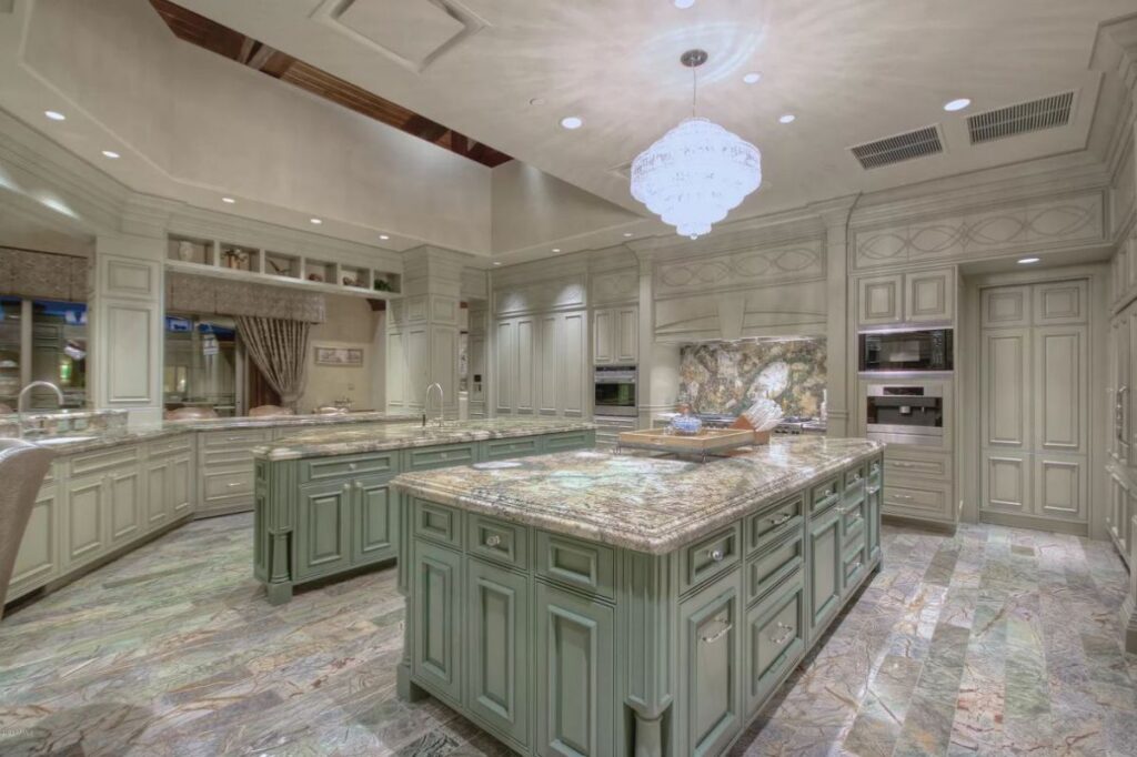 Paradise Valley Home for Sale Offers 25,000 SF of Luxury