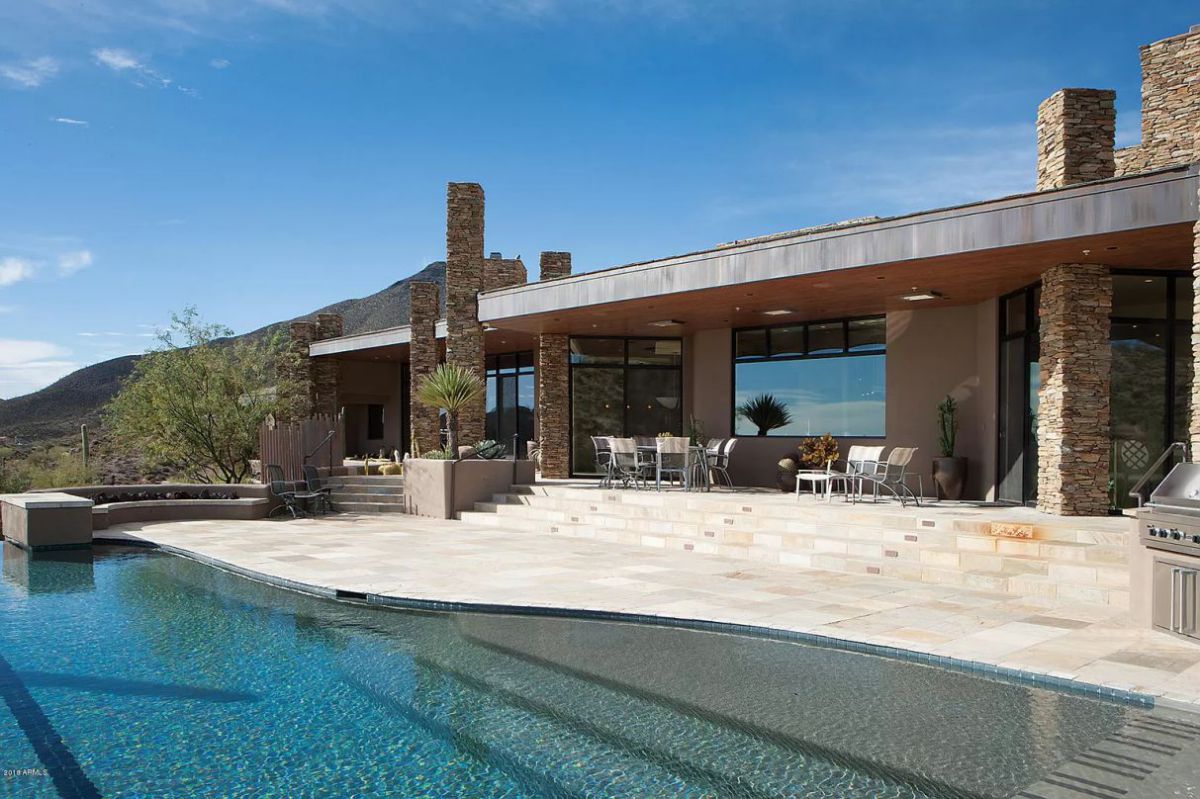 Secluded-Desert-contemporary-Home-for-Sale-in-Scottsdale-7