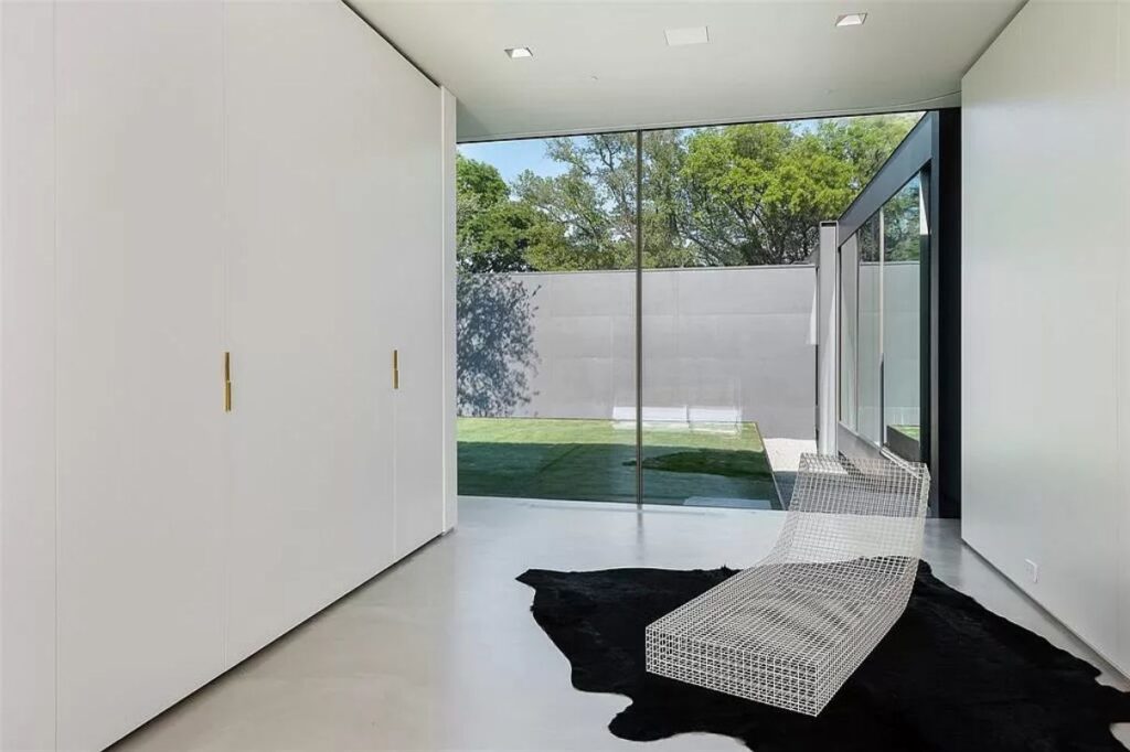 Significant Modernist Home for Sale in Dallas, Texas