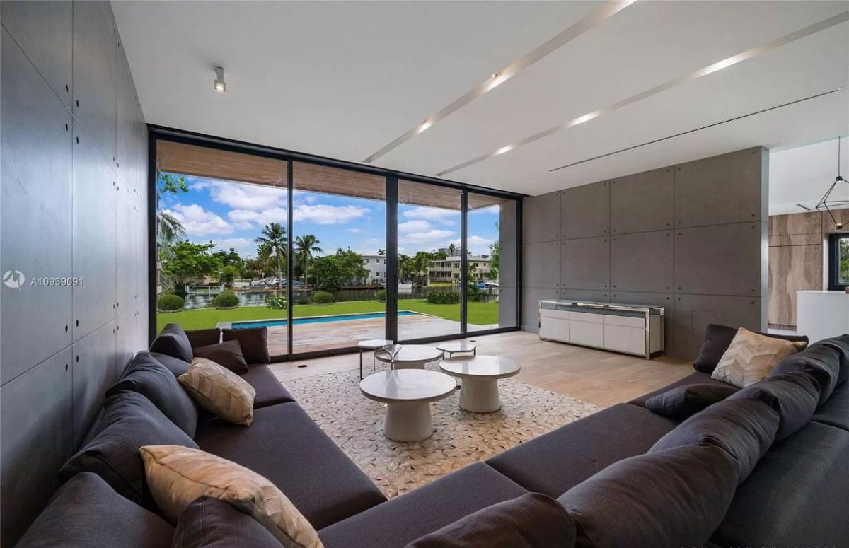 South-Shore-Modern-Home-in-Miami-Beach-for-Sale-11