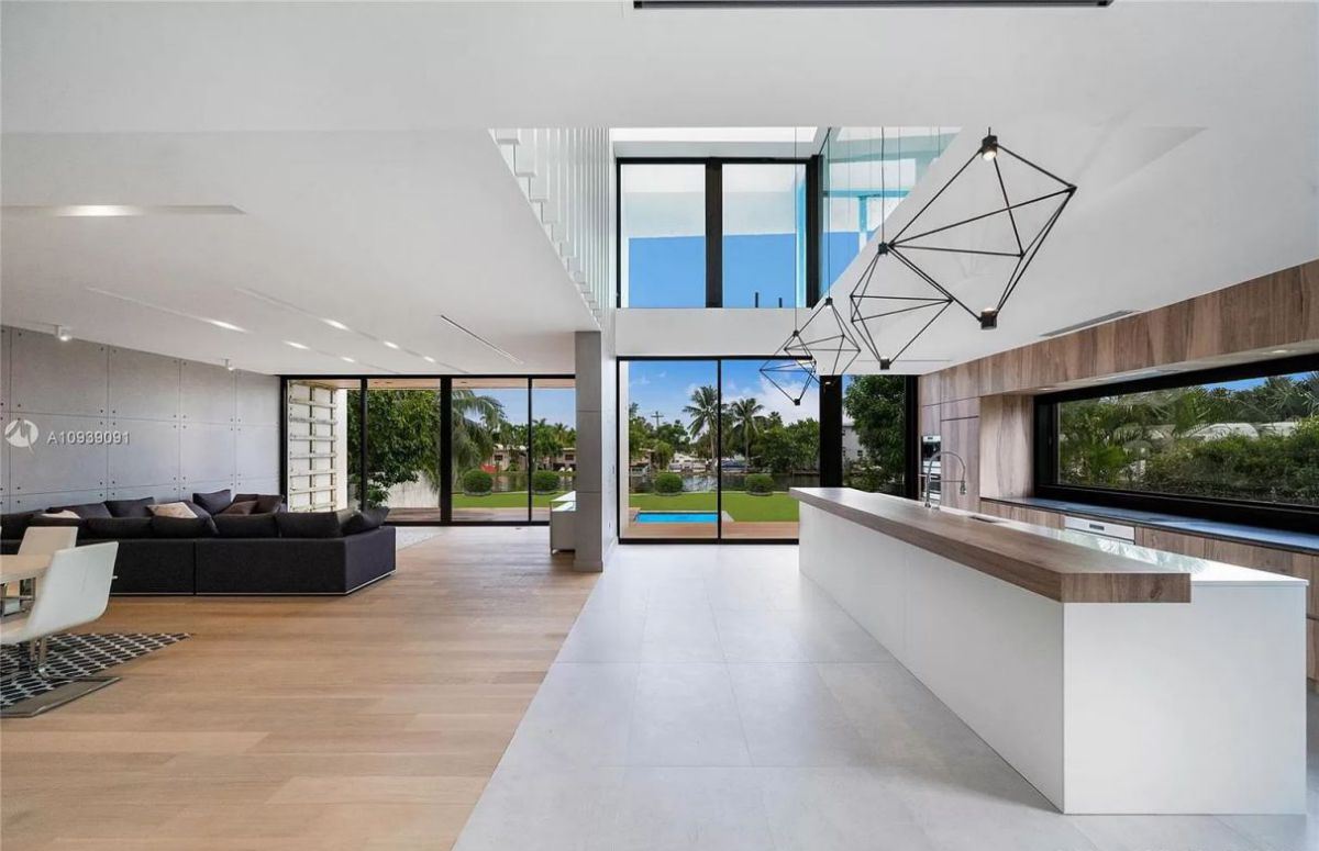 South-Shore-Modern-Home-in-Miami-Beach-for-Sale-2