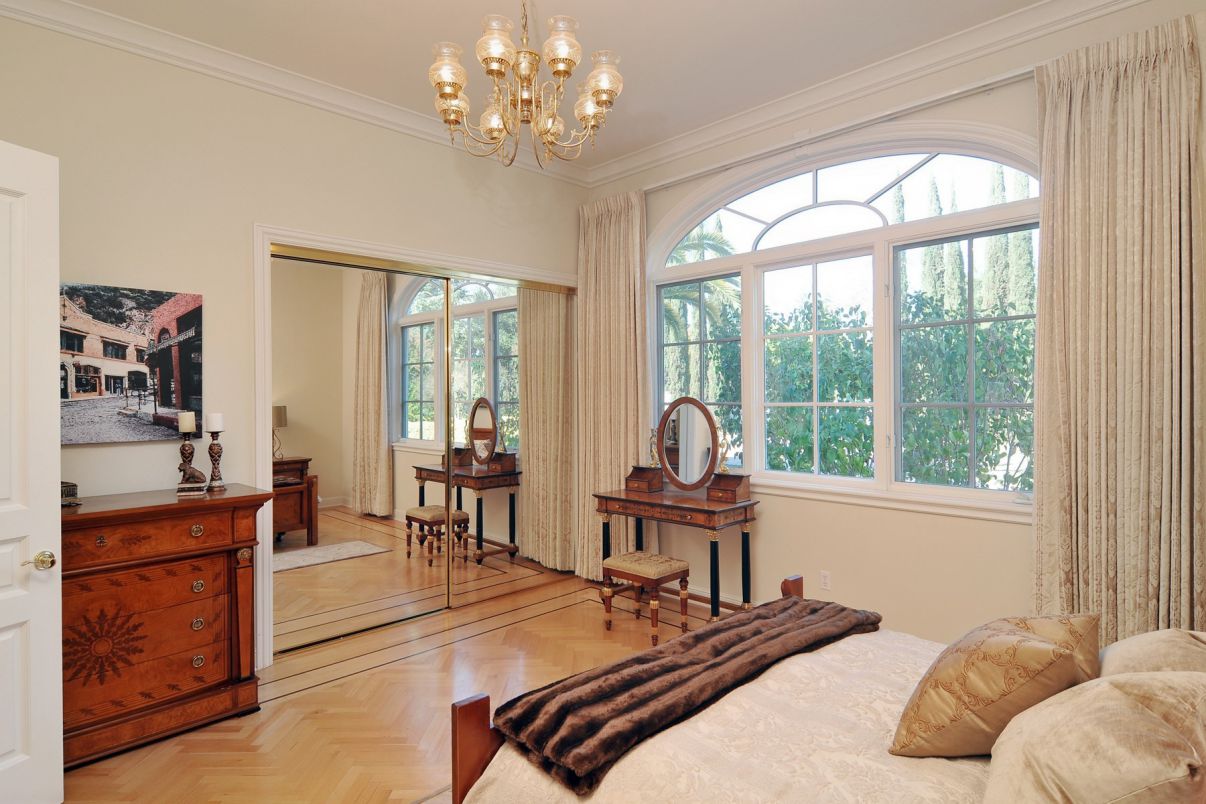 Stunning-Atherton-Home-for-Sale-16800000-offers-Finest-Craftsmanship-12