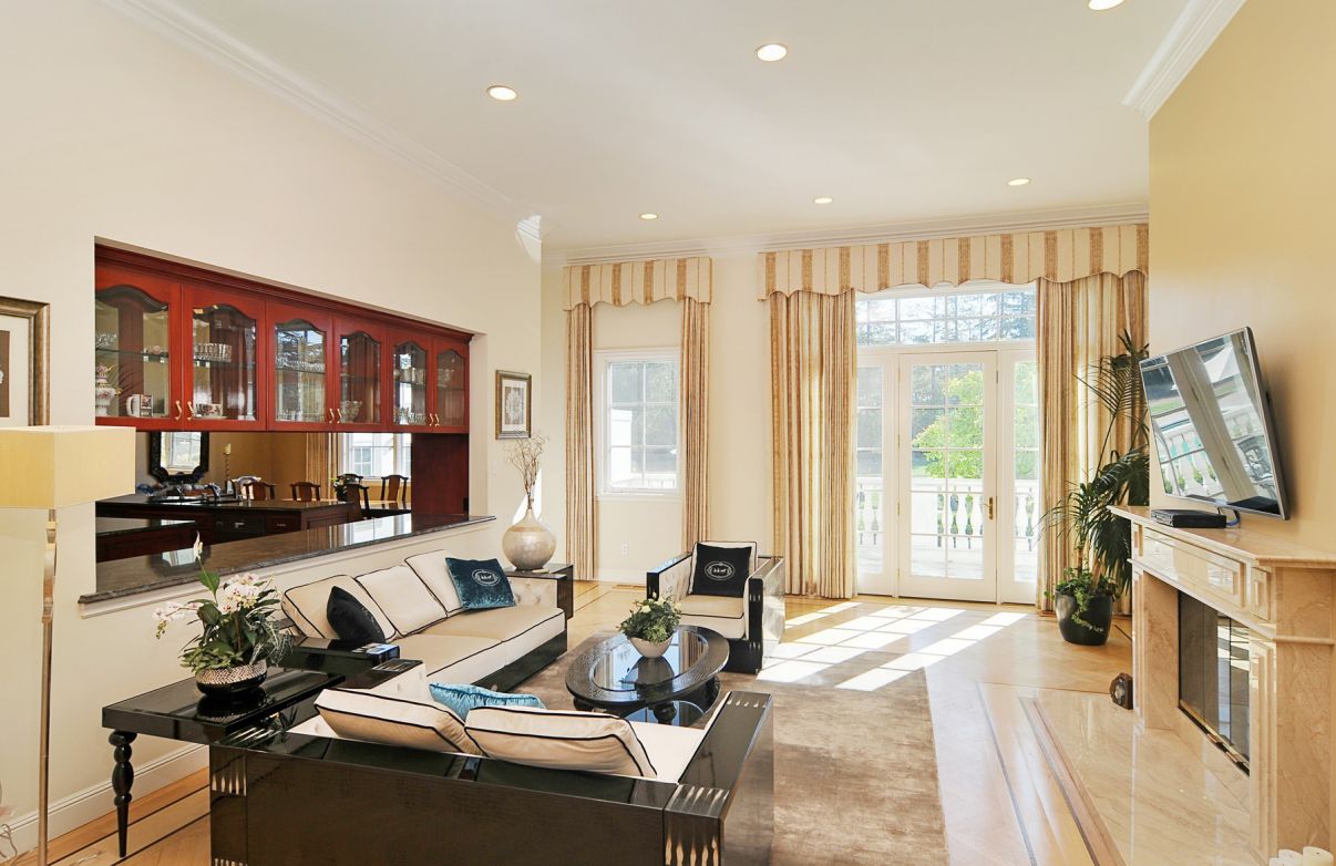 Stunning-Atherton-Home-for-Sale-16800000-offers-Finest-Craftsmanship-6