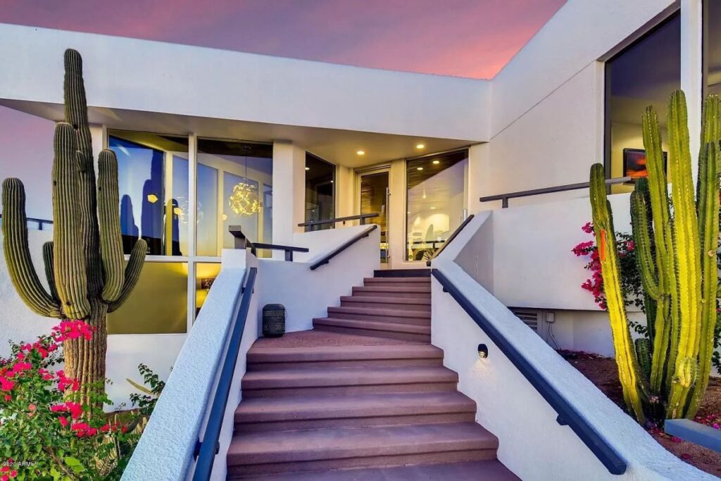 Stunning Modern Contemporary Home in Phoenix for Sale