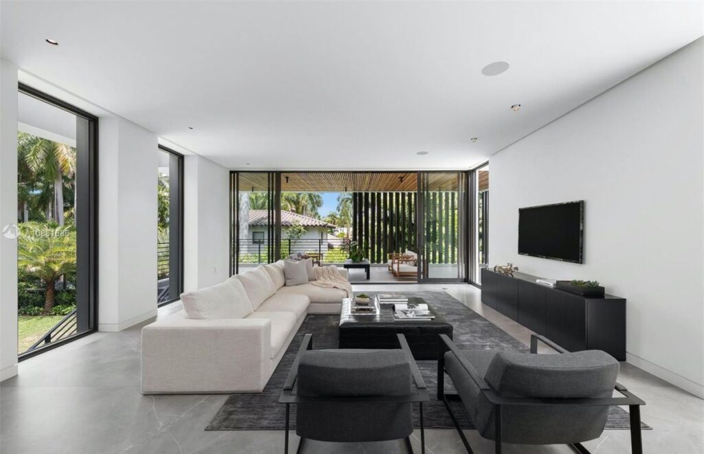 Superbly Modern Smart Home for Sale in Miami, Florida