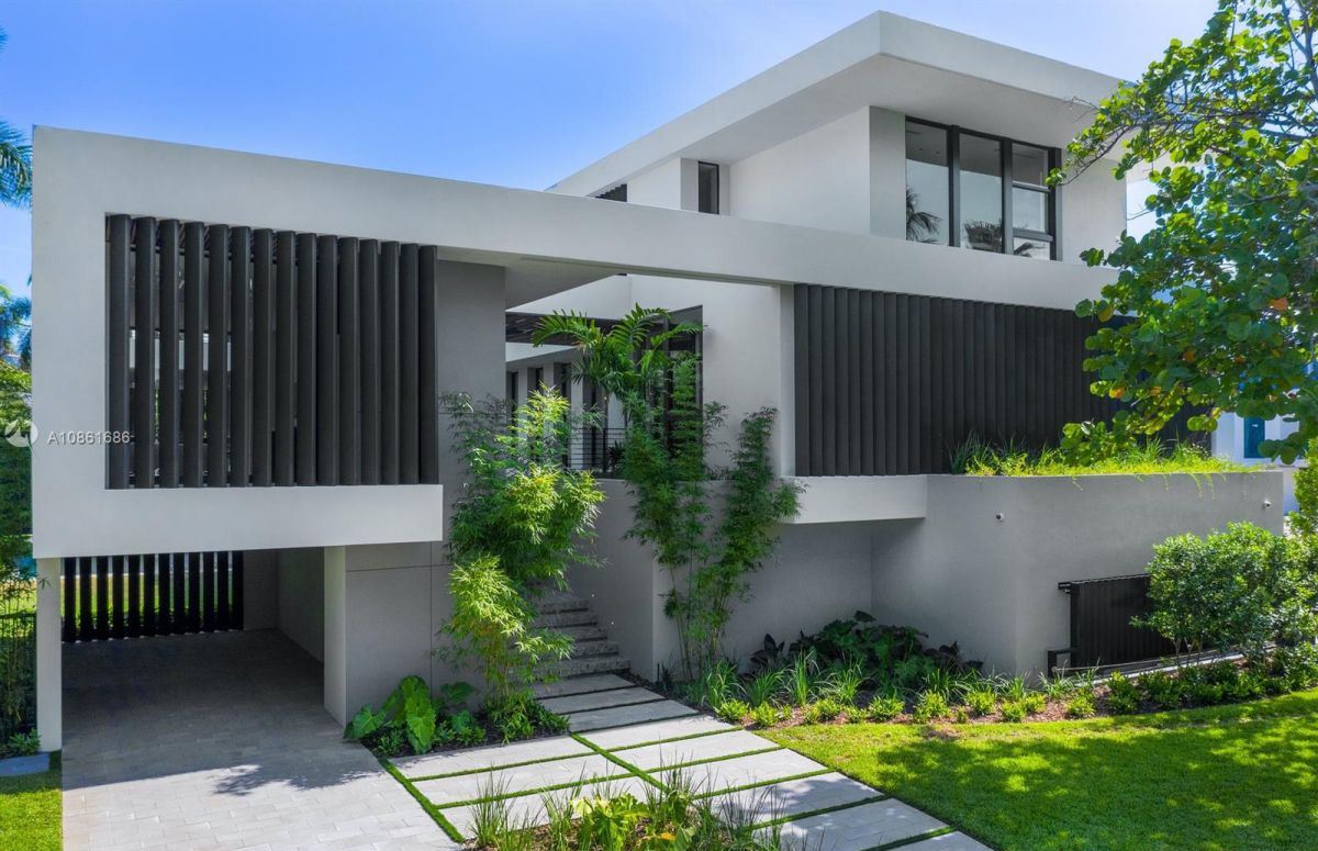 Superbly-Modern-Smart-Home-for-Sale-in-Miami-Florida-30