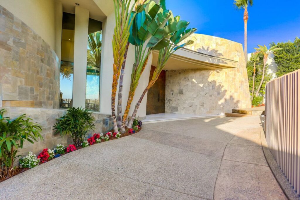 Unobstructed Coastline Views House for Sale in La Jolla