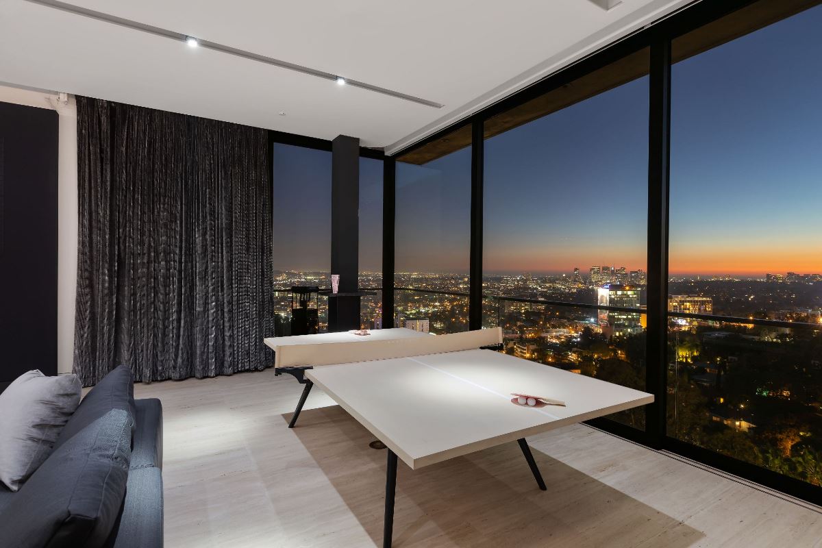 A-29500000-Los-Angeles-Home-offers-the-Pinnacle-of-Luxury-Living-15