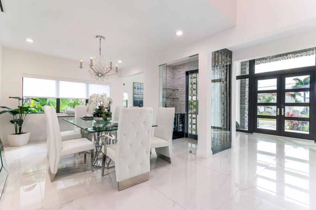 Impeccable 5 Bedroom Home in Boca Raton on Market