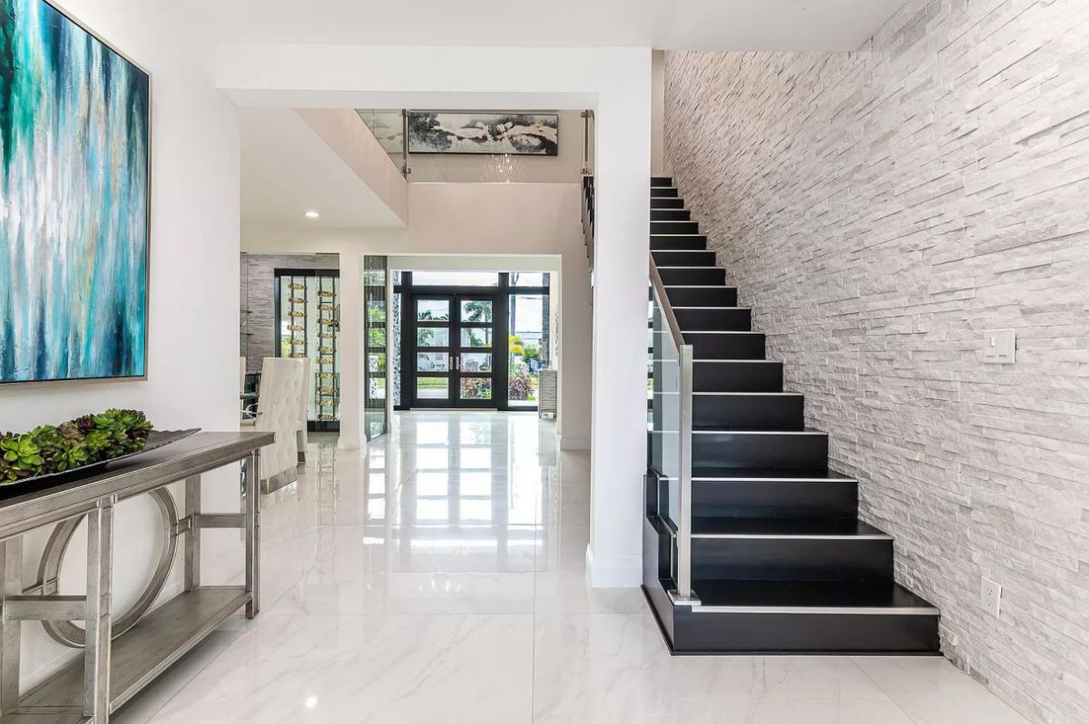 A-4250000-Impeccable-5-Bedroom-Home-in-Boca-Raton-on-Market-8