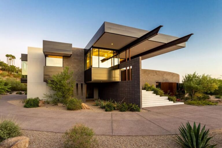 A $4,995,000 Paradise Valley Home for Sale Features Ultra Contemporary