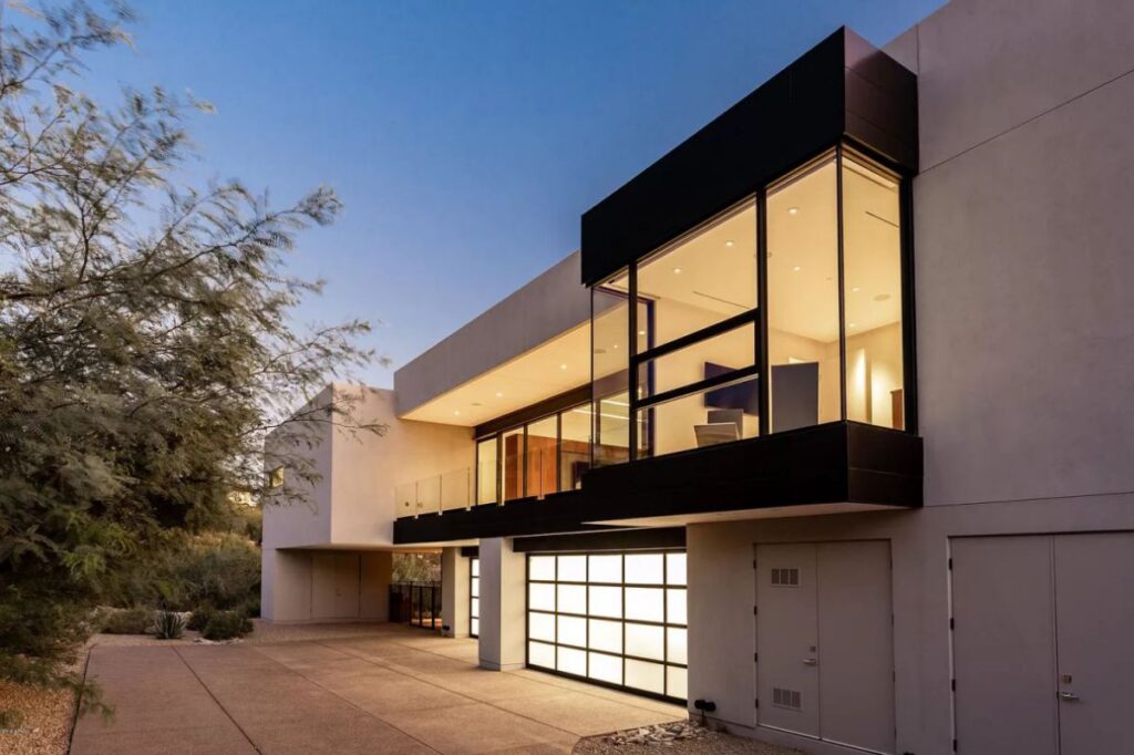 Paradise Valley Home for Sale Features Ultra Contemporary