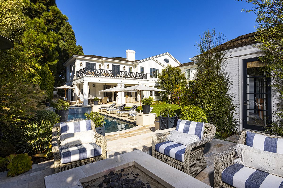 A-8495000-Traditional-Custom-Home-for-Sale-in-Newport-Beach-1