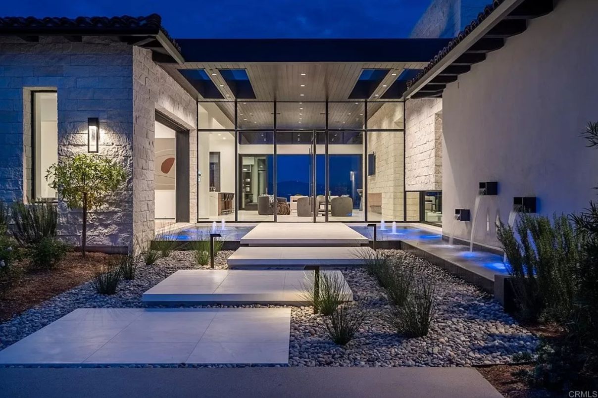 A-Chic-Contemporary-Home-for-Sale-in-Rancho-Santa-Fe-at-12995000-13