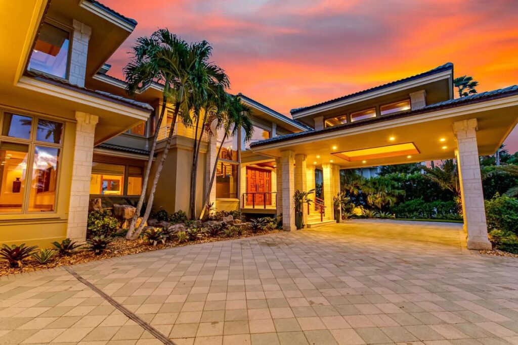 A Contemporary Oceanfront Home for Sale in Stuart