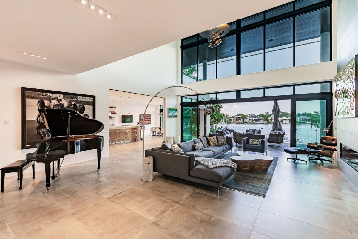 A-Contemporary-Waterfront-Home-for-Sale-in-Sarasota-at-8900000-11