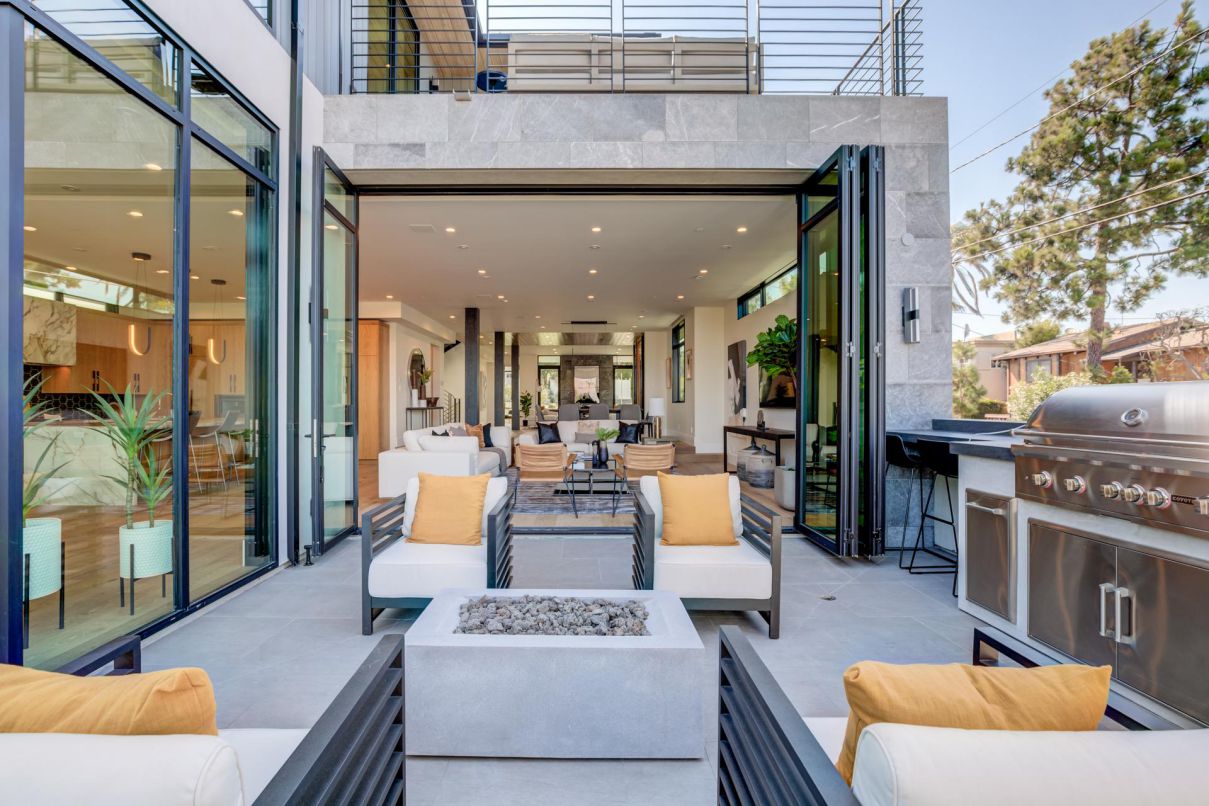 A-Custom-Home-for-Sale-in-Manhattan-Beach-with-Asking-Price-7600000-28