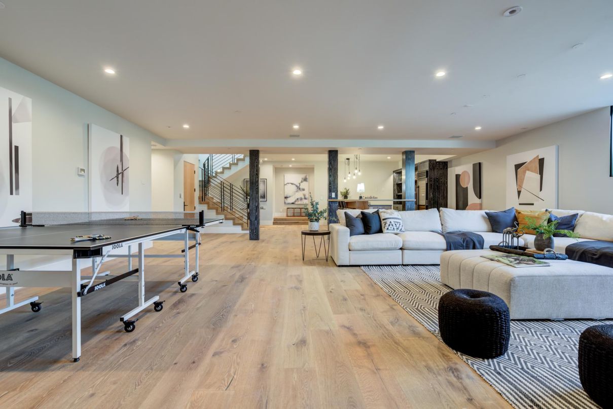 A-Custom-Home-for-Sale-in-Manhattan-Beach-with-Asking-Price-7600000-7