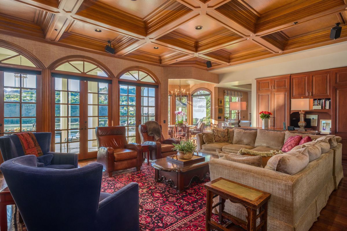 A-Fantastic-Transitional-Home-in-Pacific-Palisades-sells-for-11500000-17