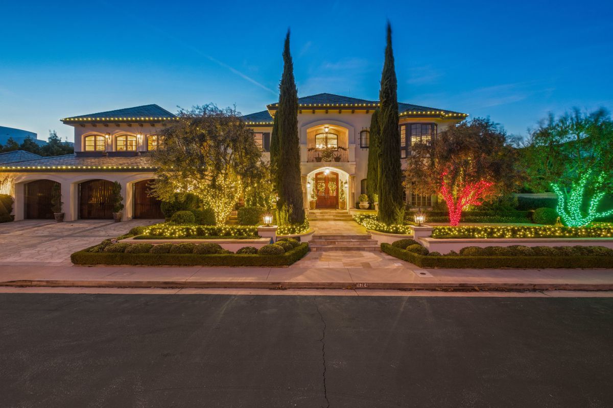 A-Fantastic-Transitional-Home-in-Pacific-Palisades-sells-for-11500000-27