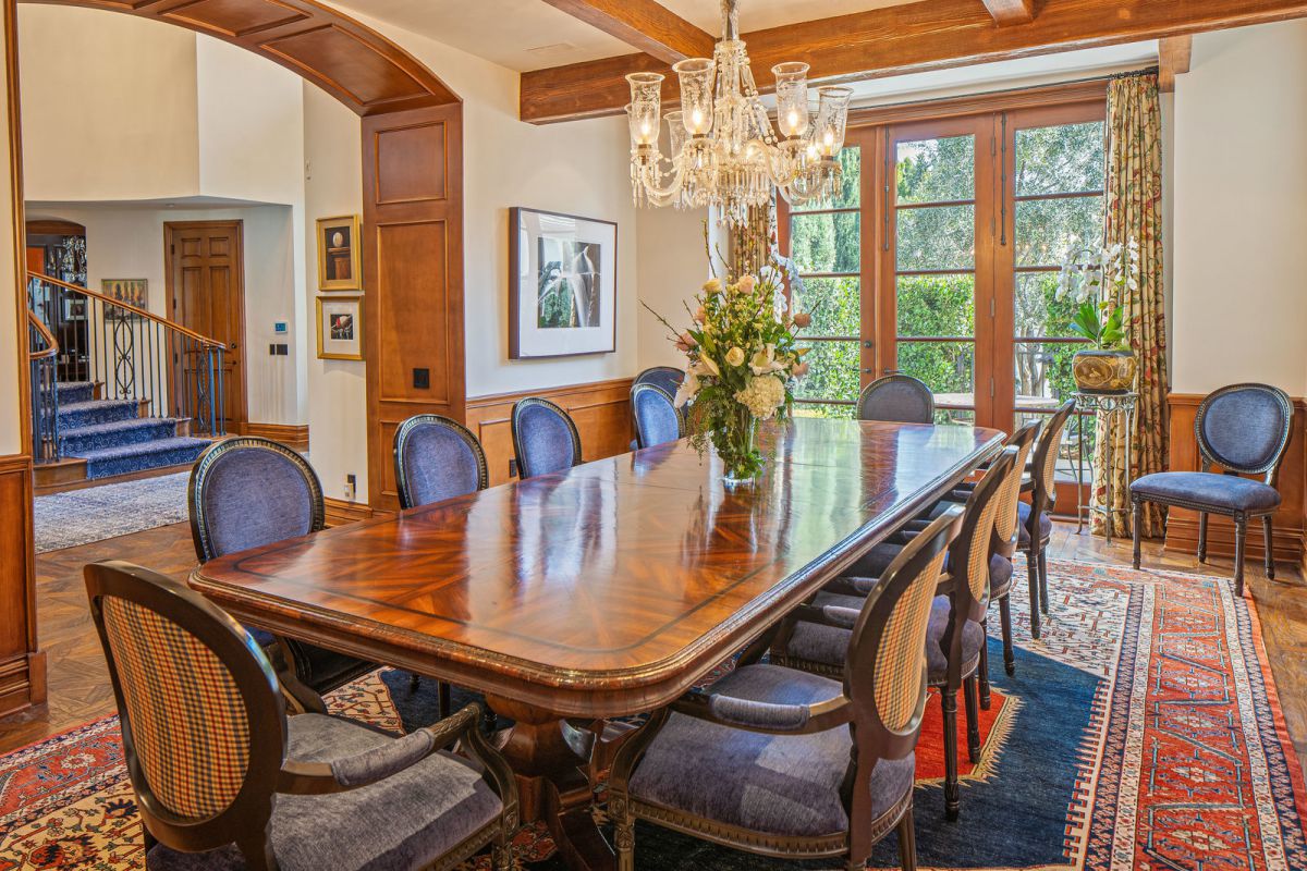 A-Fantastic-Transitional-Home-in-Pacific-Palisades-sells-for-11500000-4