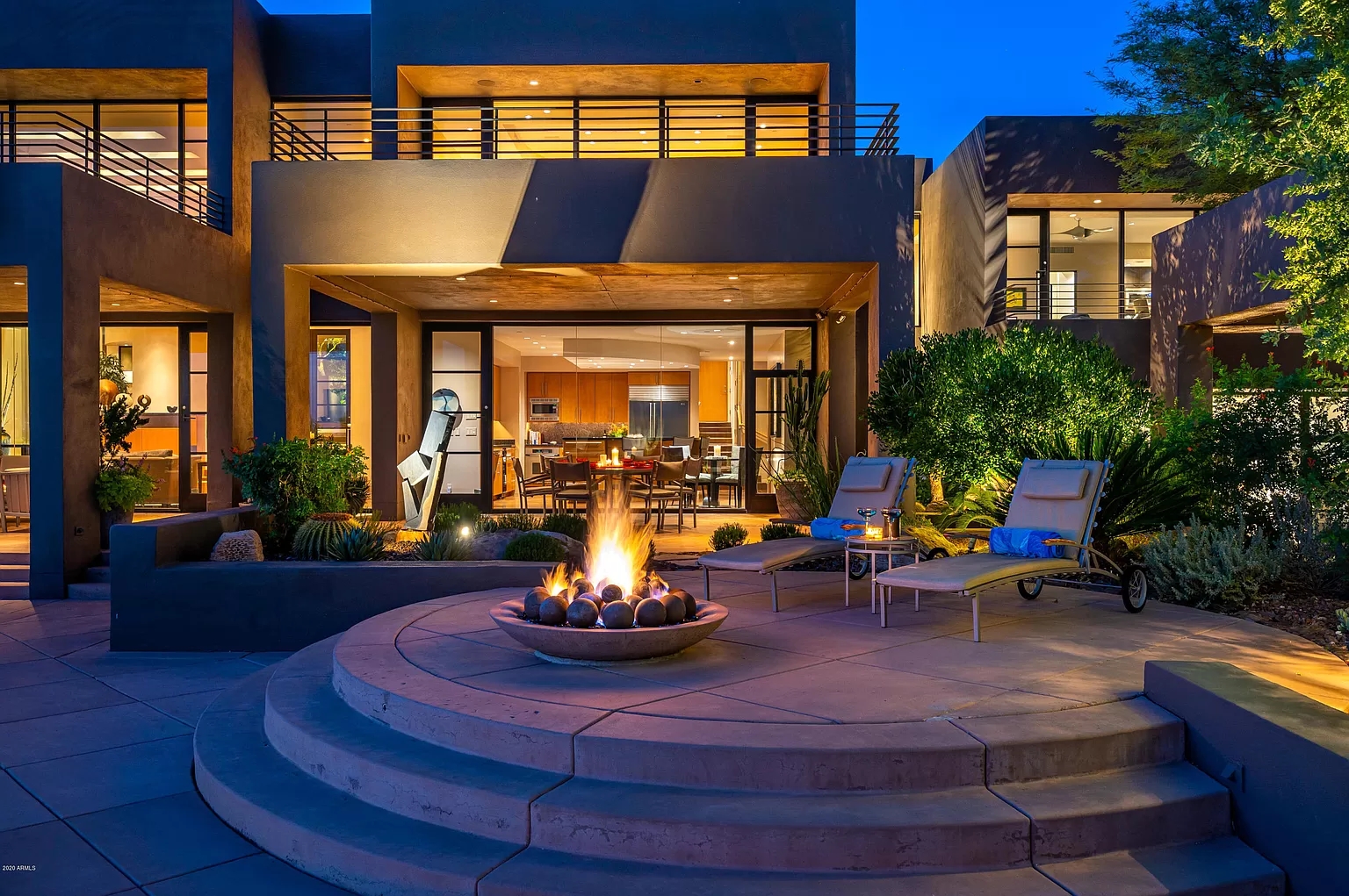 A-Home-with-Modern-Cubist-Design-in-Scottsdale-28