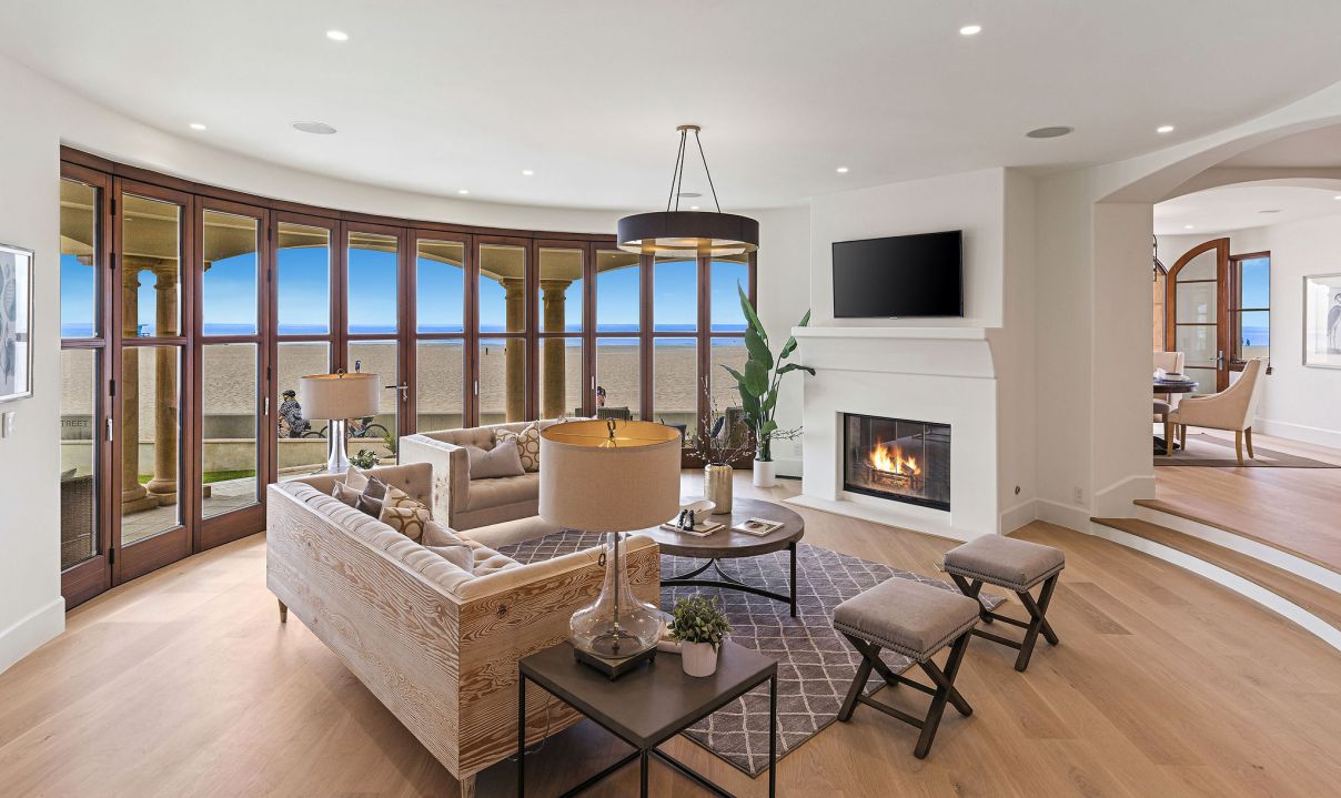 A-Magnificent-Coastal-Home-for-Sale-in-Hermosa-Beach-at-22900000-10