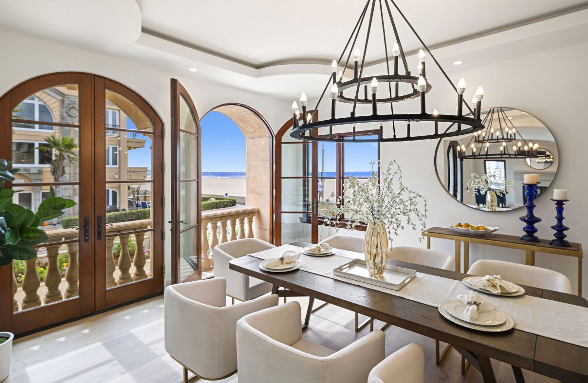 A-Magnificent-Coastal-Home-for-Sale-in-Hermosa-Beach-at-22900000-17