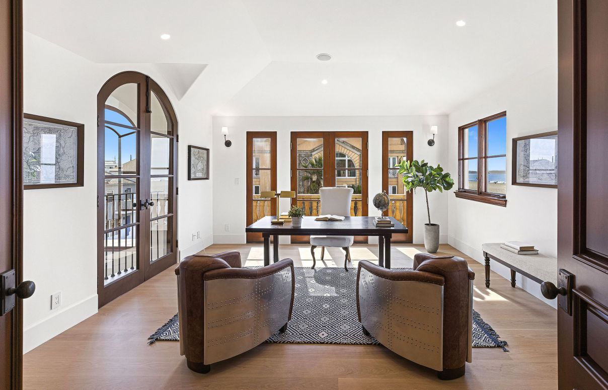 A-Magnificent-Coastal-Home-for-Sale-in-Hermosa-Beach-at-22900000-25