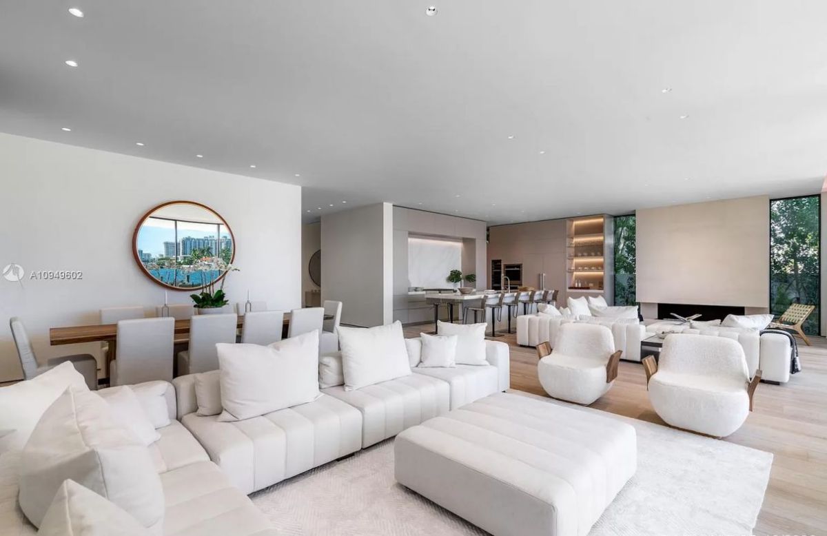 A-Sophisticated-Modern-Home-for-Sale-in-Miami-Beach-14995000-16