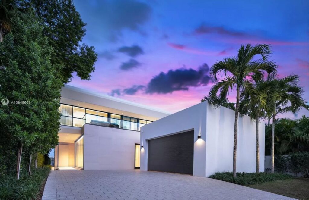 A Sophisticated Modern Home for Sale in Miami Beach