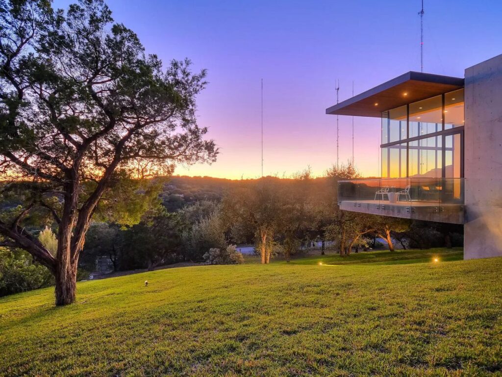A Spectacular Architectural Home for Sale in Austin