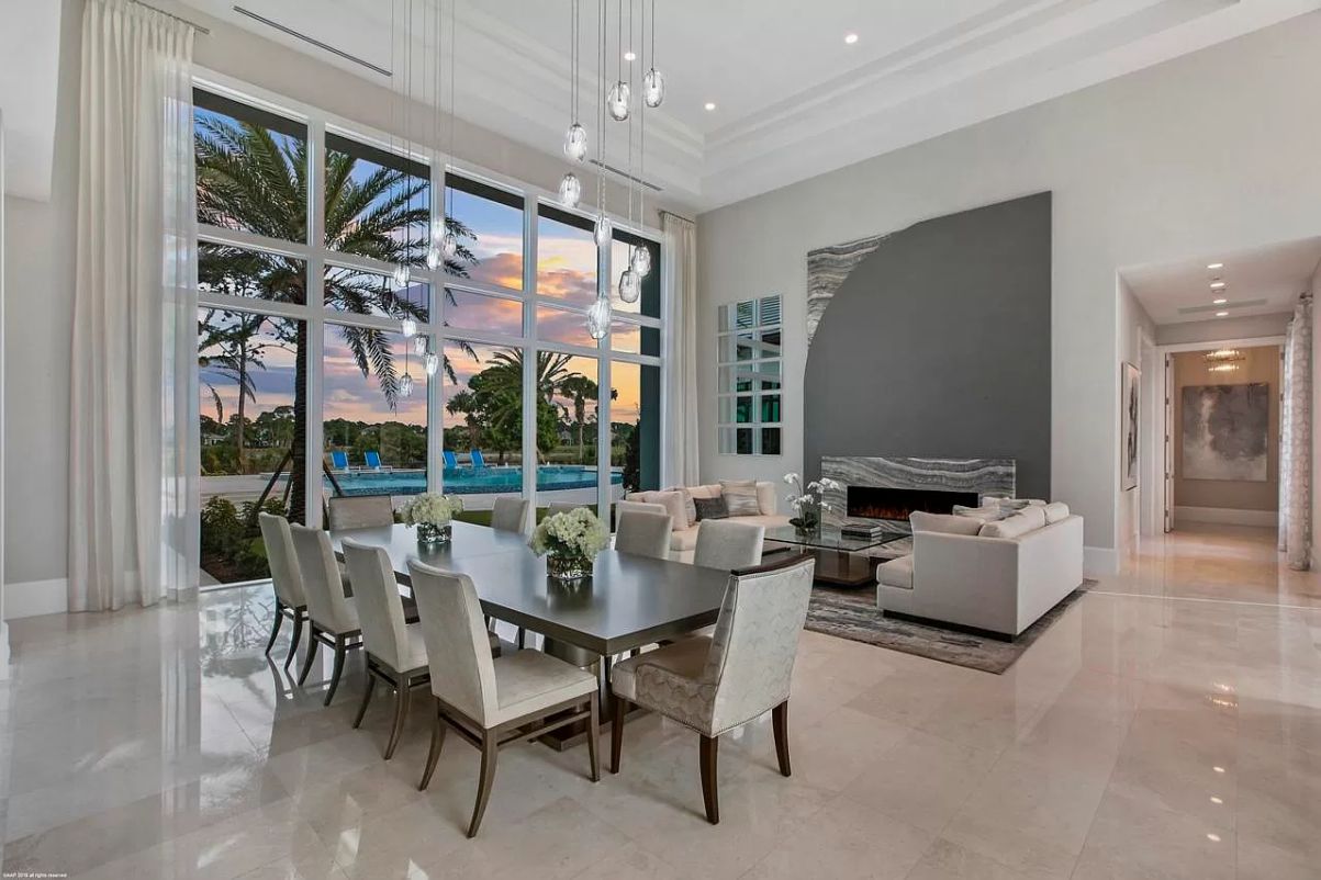 A-Spectacular-Custom-for-Sale-in-Palm-Beach-Gardens-at-8850000-3