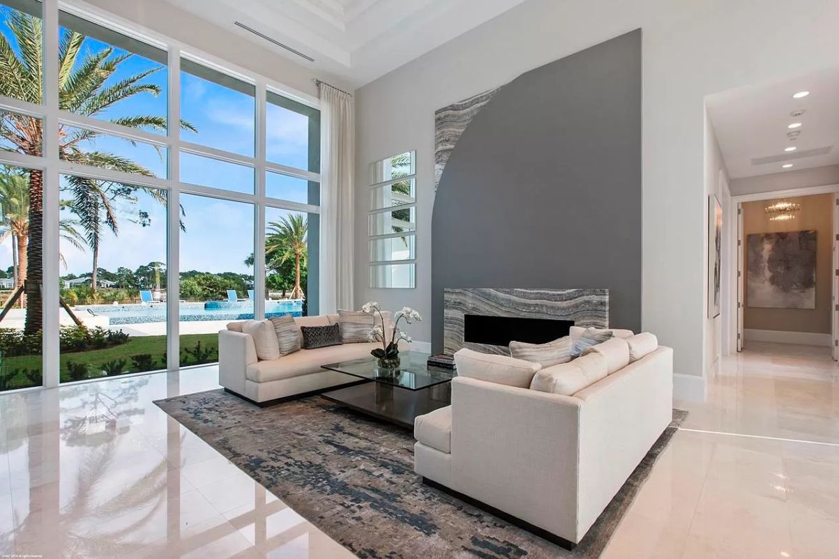 Spectacular Custom Home for Sale in Palm Beach Gardens at $8,850,000