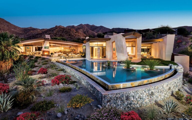 A Stunning Contemporary Home for Sale in Palm Desert at $10,450,000