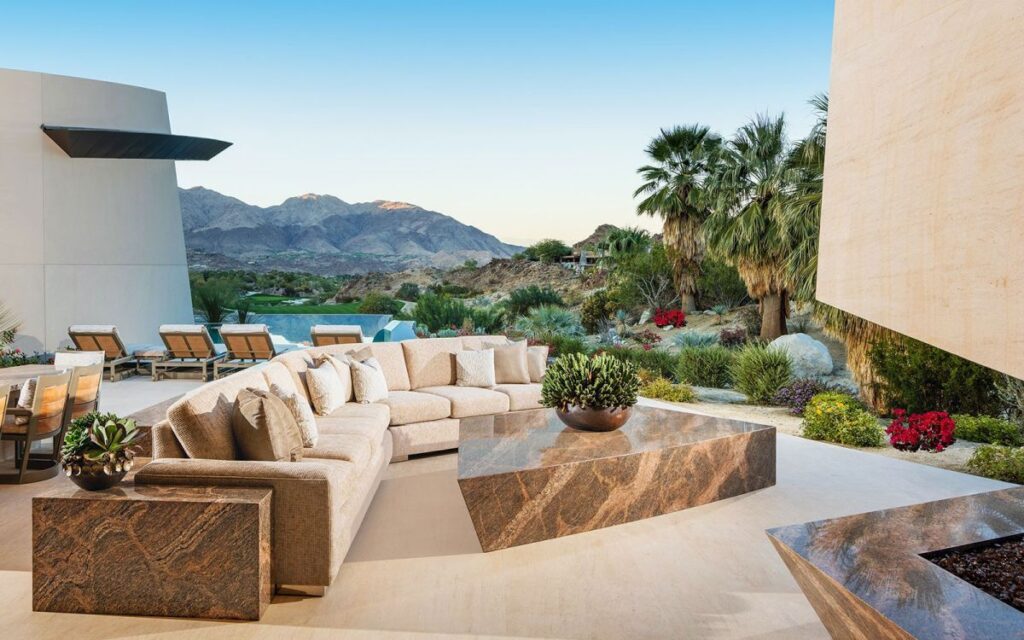 A Stunning Contemporary Home for Sale in Palm Desert