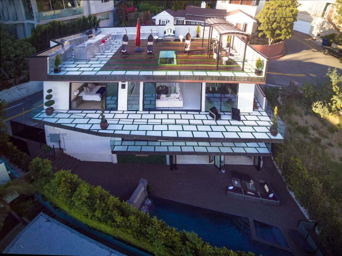 An-Architectural-Home-in-Los-Angeles-for-Rent-at-35000-per-Month-27