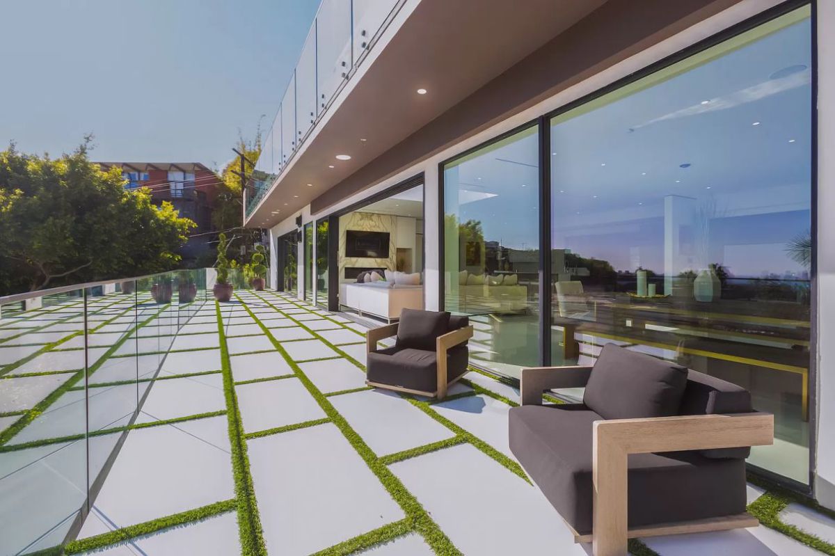 An-Architectural-Home-in-Los-Angeles-for-Rent-at-35000-per-Month-5